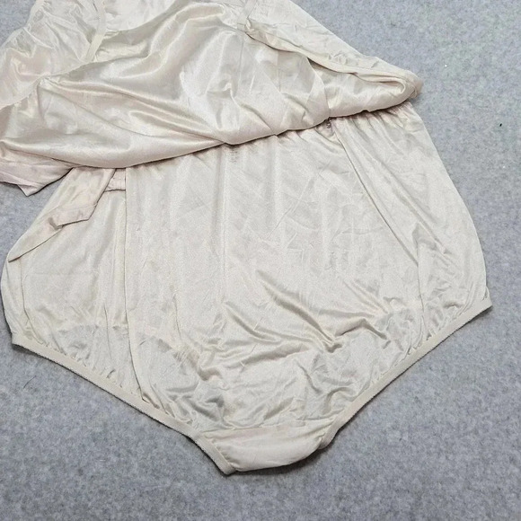 Vanity Fair Perfectly Yours Revissant Tailored Brief Fawn Colored Size 11/4XL‎ - Picture 6 of 7